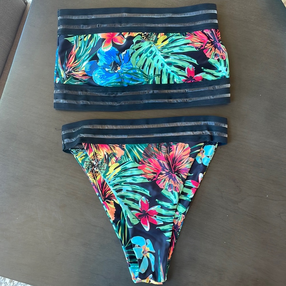 Never worn Medium top and bottom.